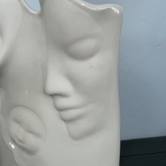 Sara Lund Blue Sky Porcelain - Bisque / White Vase - Father - Mother - Child - Picture 10 of 11